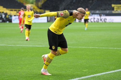 曼联仍在提 曼联仍在提